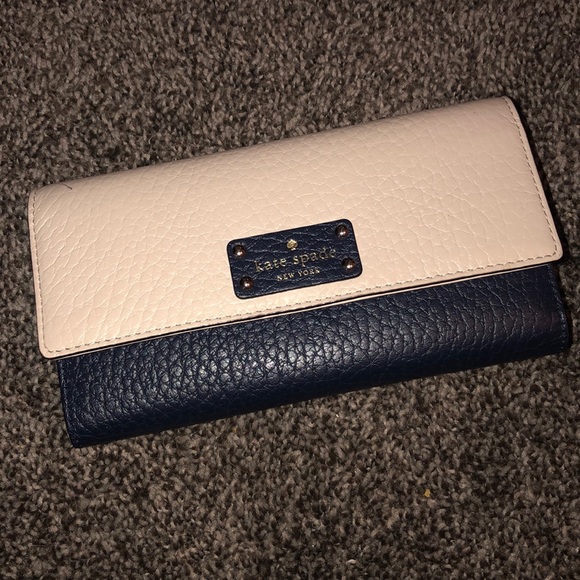 Kate Spade Wallet - Picture 1 of 4